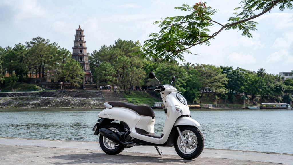 Cho thuê xe máy tay ga Scoopy cổ điển tại Huế - 3L Moto